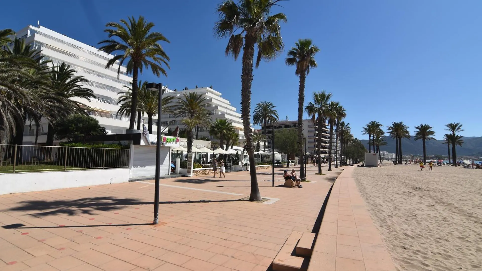 Rnet - Rhc 1410 Roses Holiday Center Spain